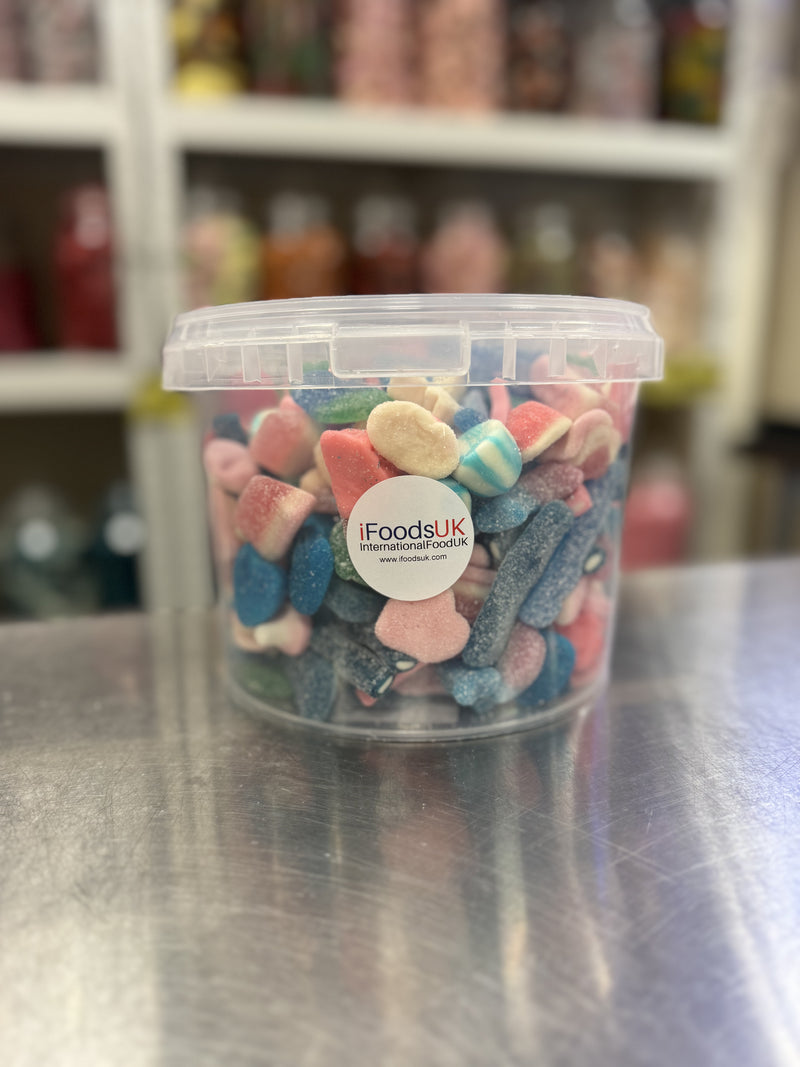 Pink & Blue Sweets Bucket 1.5kg