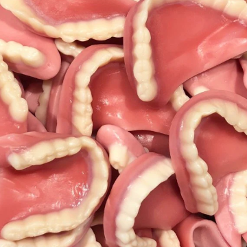 Gummy Giant Dentures